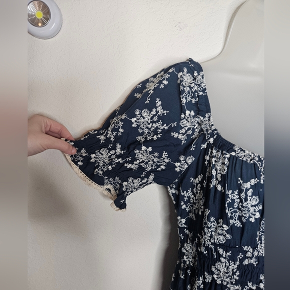 Altar'd State Boho Embroidered Ditsy Floral Puff Sleeve Tiered Midi Dress L - Picture 7 of 12